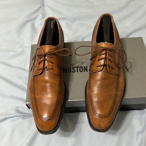 Johnston & Murphy Tan Carlock size 9. All leather upper and sole.